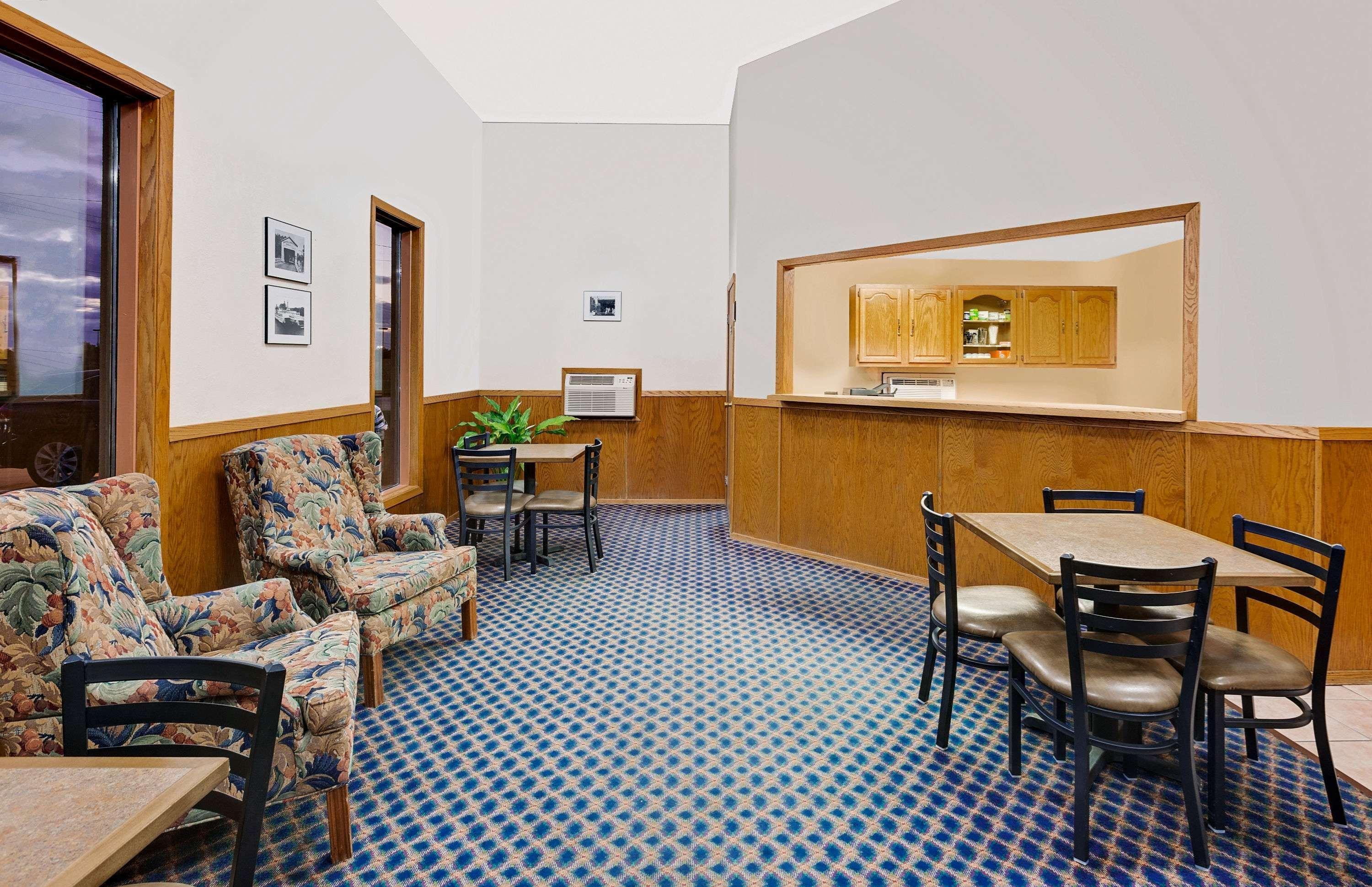 Super 8 By Wyndham Keokuk Hotel Ngoại thất bức ảnh